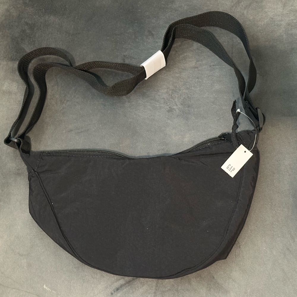 GapFit Nylon Cross-Body/Shoulder Bag in Black NEW WITH TAGS